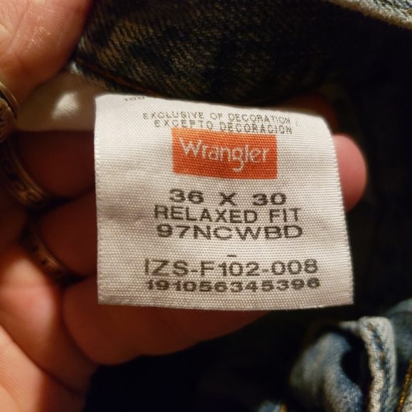 Wrangler Relaxed Fit Jeans Men's Size 36 x 30 - Picture 2 of 5